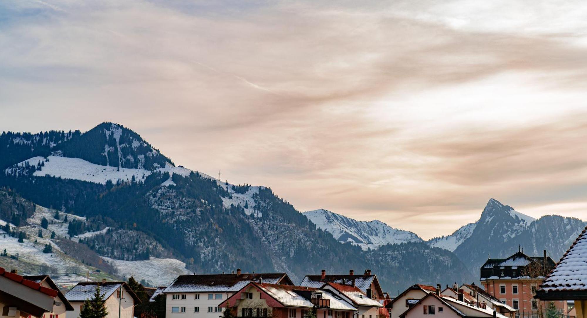 Gruyere Alpes Appartement 3 Chambres Bbq Parking Neirivue エクステリア 写真